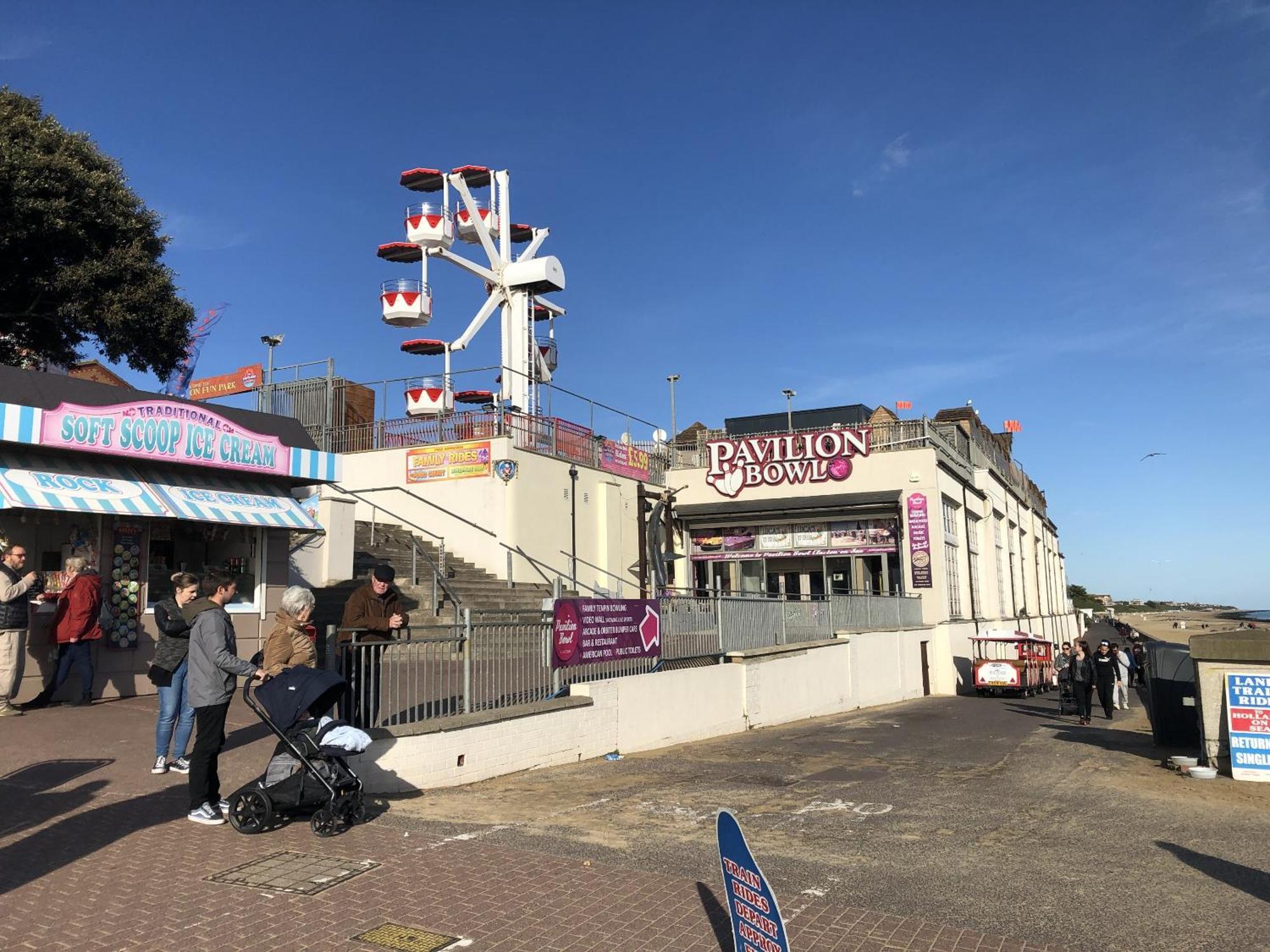 A Wave From It All Great Clacton Exterior foto